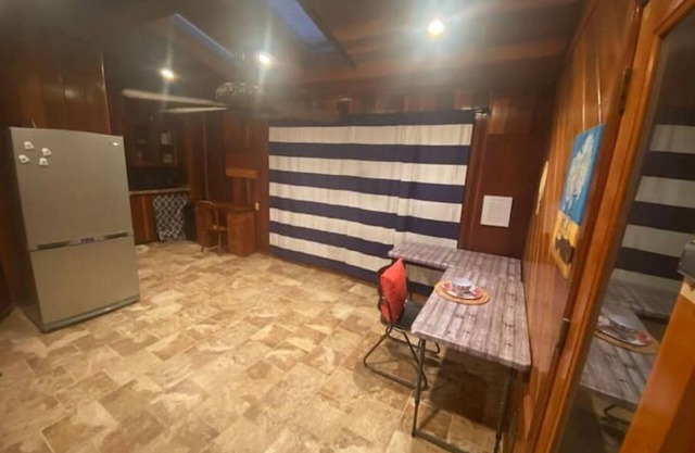Adorable 1-bedroom guesthouse with kitchenette