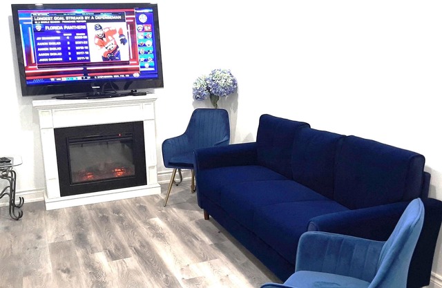 Adorable 2 bedrooms, 2 washrooms, 2 parking spots apartment