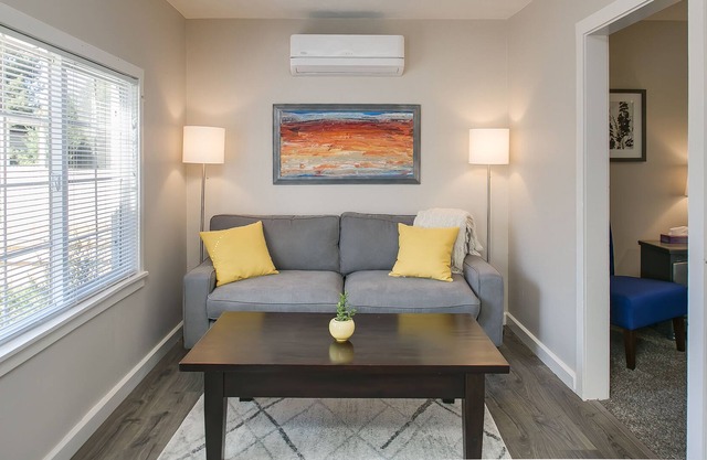 Adorable Private Cottage | Close to Attractions