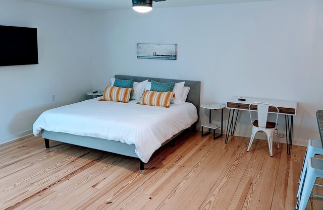 Adorable Studio Apartment with Patio