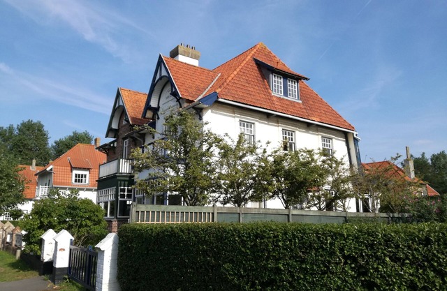 Adorable typical Belgian Coast cottage