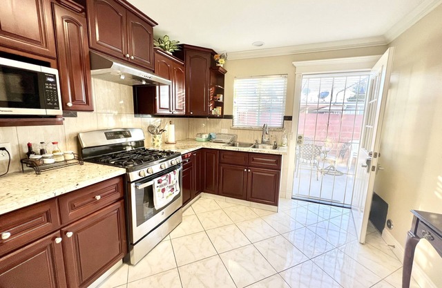 Adorable vacation unit near Disneyland