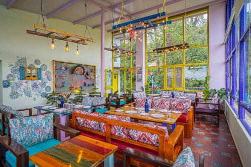 Adrushya Estate - Hillside Retreat With Restaurant & Karaoke Room