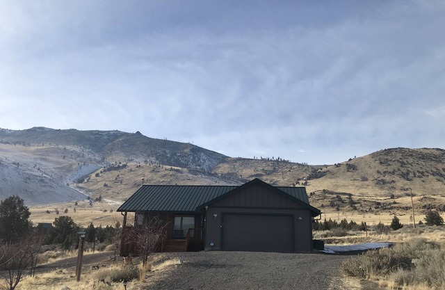 Adventure and rugged beauty of Summer Lake, Oregon