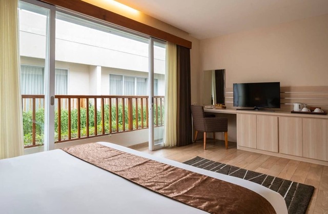 Affordable Double Suite with Pool View
