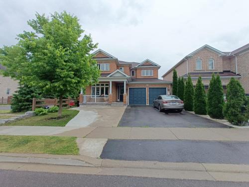 Affordable Room with FREE Parking in Newmarket ON