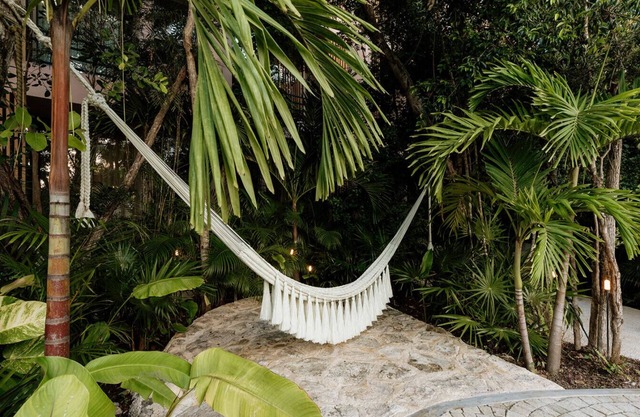 Aflora Quartz Loft Beach Club Access