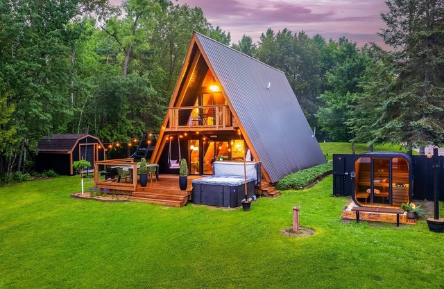 Aframe on Bass Lake~ Hot Tub, Sauna & Sunsets!