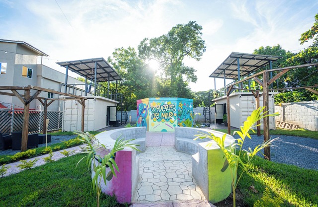 Afueras Del Mar Container #2