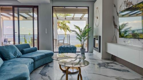 Agnanti villa Seafront with Pool