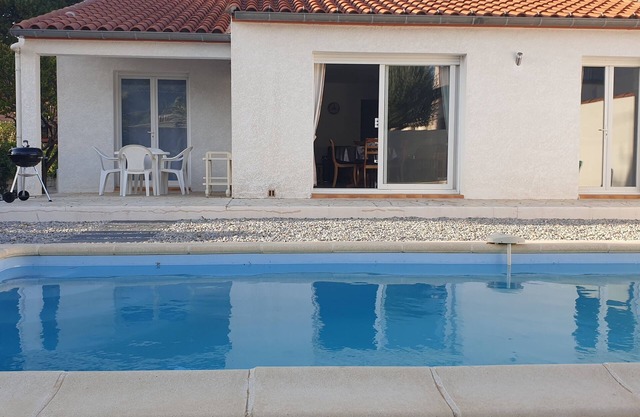 Air-conditioned villa with private pool