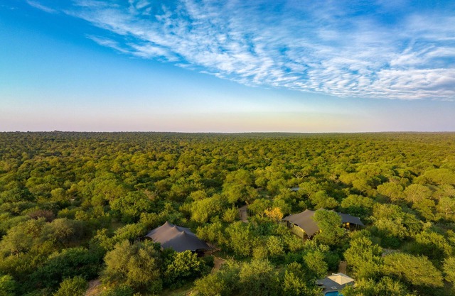 Airconditioned Villa with Canvas Roof