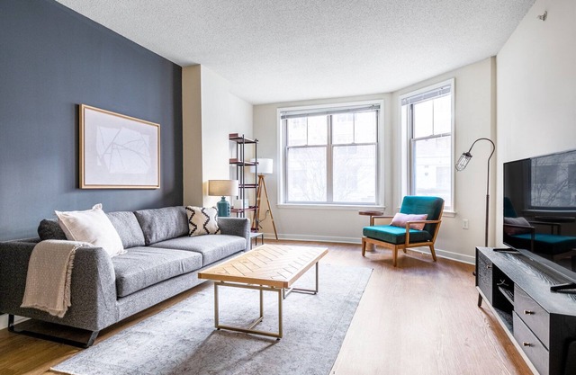 Airy Foggy Bottom 1BR w/Gym, Pool, DM, nr. World Bank, by Blueground