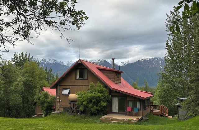 Alaskan Frontier Getaway with Breathtaking Views - 7 bedrooms 3 bathrooms