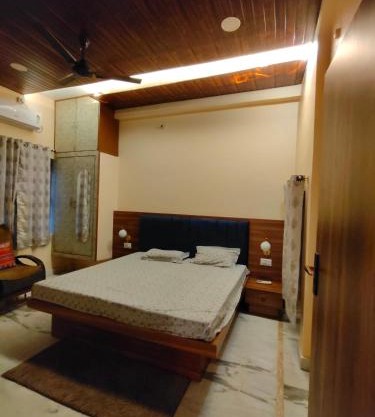 Alayam ఆలయం Near Assi Ghat