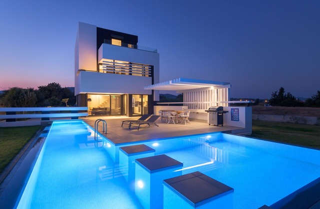 Albatross Beach Front Villas