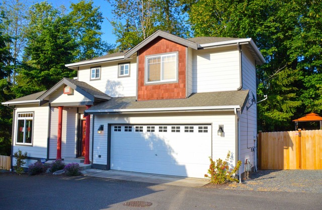 Alderwood Retreat - Sleep up to 8 - Weekly and Monthly Rate Available - NEW AC