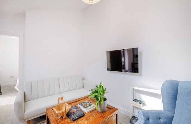 Alexander Z - UK43586