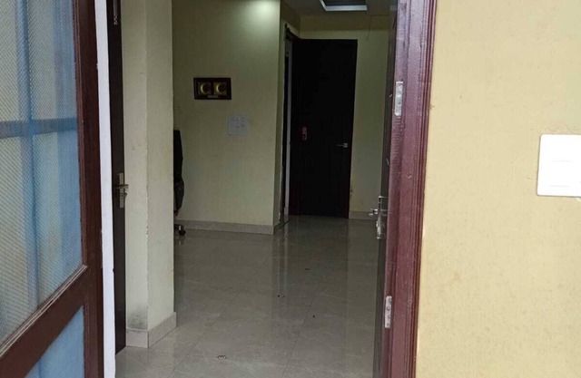 Aliment House 3bhk aprt,with kitchen& Roof top for yoga and watching mountain.