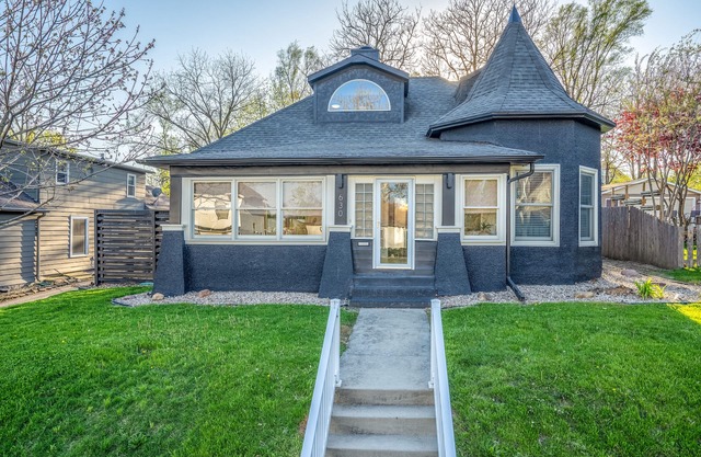 ALL NEW! Perfect location!