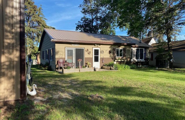 All Season Fully Furnished Home