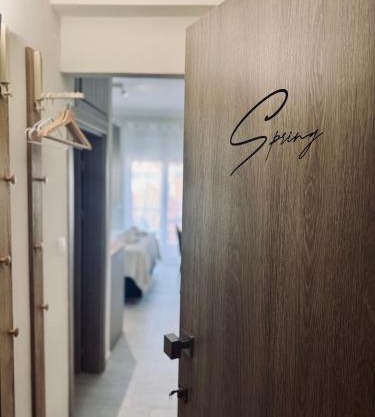 All Season - Spring Room