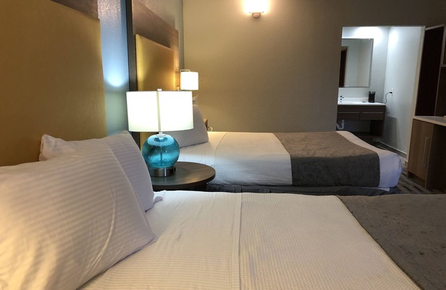 All Seasons Inn & Suites