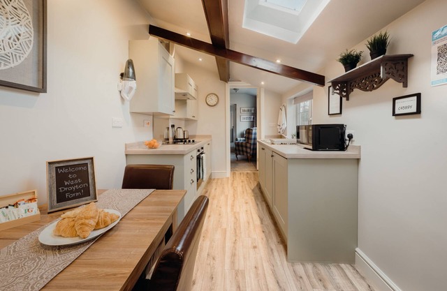 Allerton Apartment - a 1 bedroom apartment that sleeps 3 - 5 guests