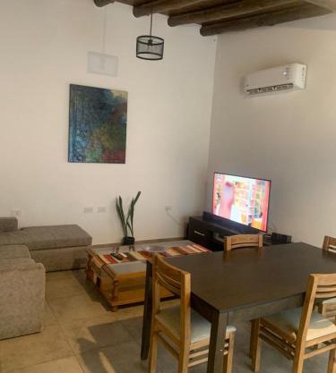 Almirante Brown 235 , Dpto 5