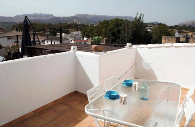 Almocabar House