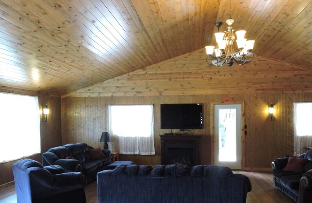 Almost Heaven Lodge at Sparkman Lake