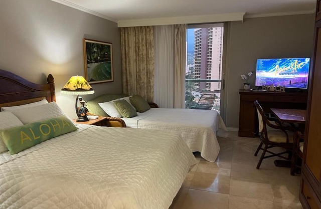 Aloha Gem Studio - 2 bed with high speed WIFI - Luana Waikiki Hotel & Suite 917, 2045 Kalakaua Avenue HI 96815