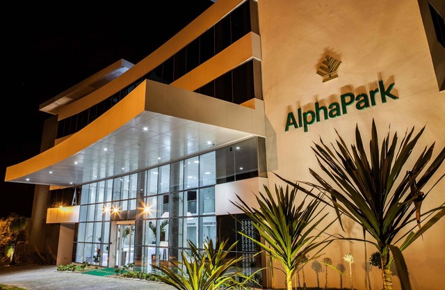 AlphaPark Hotel