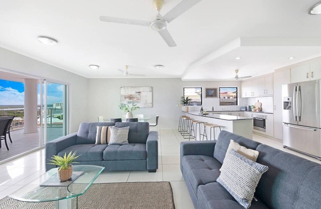 Alta Vista City View Oasis in the Heart of Darwin