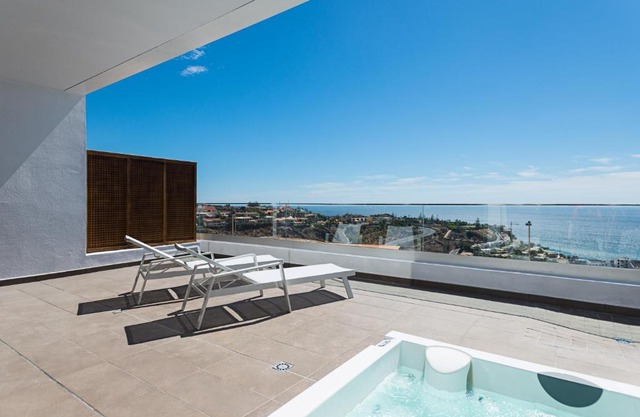 Altos de la Gloria Beach Apartments