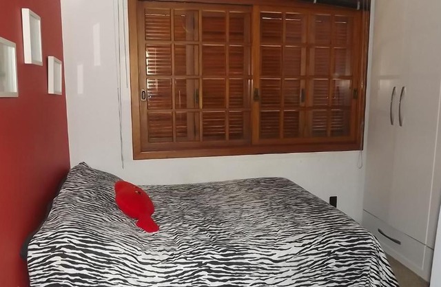 Alugo quarto com internet