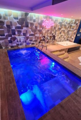 Amaretto Motel - Adults Only