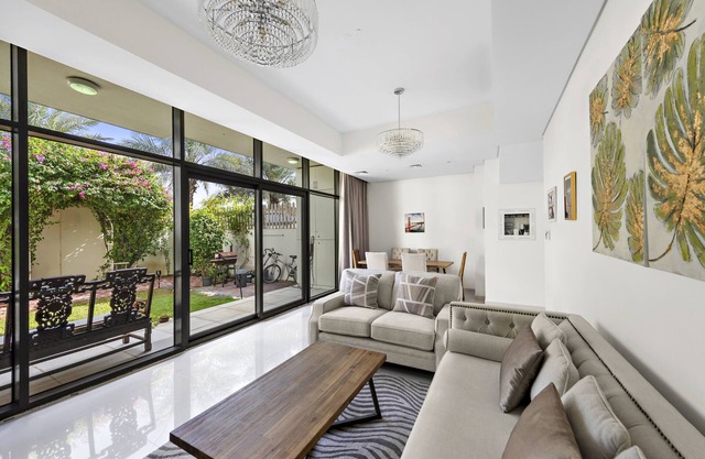 Amazing 3BR Villa W/Access to Pool & Gym