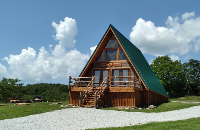Amazing A frame cabin on RP Ranch- 4 mins from Gilbert & Buffalo National River