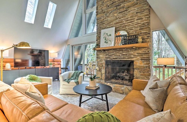 Amazing A-Frame with Private Hiking and Amenities