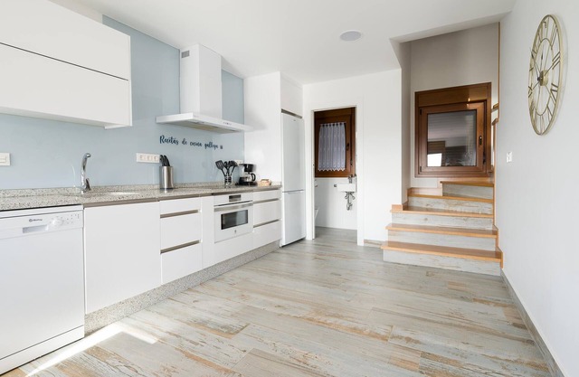 Amazing apartment in O Rosal with kitchen