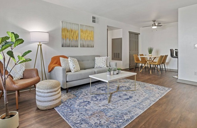 Amazing apartment with all the amenities in the heart of Folsom! Pet Friendly!