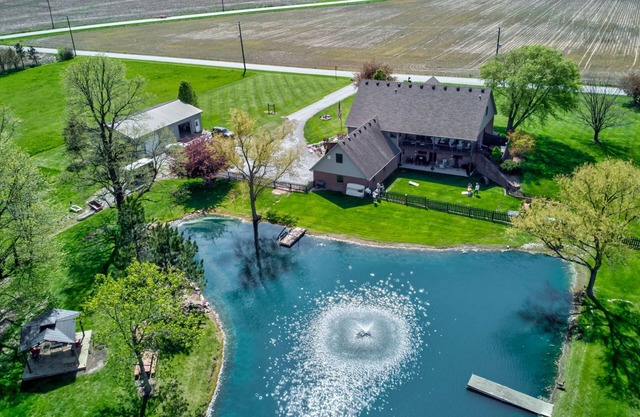 AMAZING FARM RENTAL! CLOSE TO GRAND PARK!