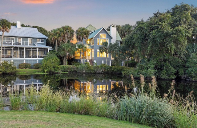 Amazing home at Turtle Beach! Great views! 3 bedrooms, community pool!