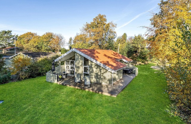 Amazing home in Hadsund with kitchen