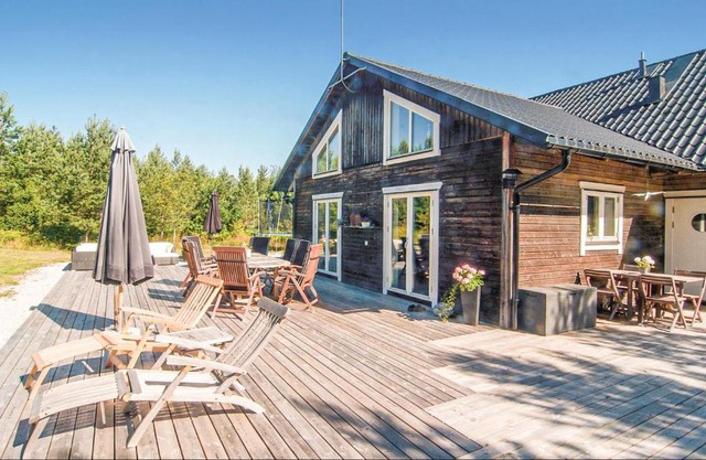 Amazing Home In Lärbro With Kitchen