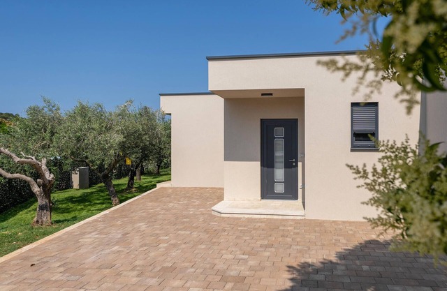 Amazing home in Vrsar with house a panoramic view