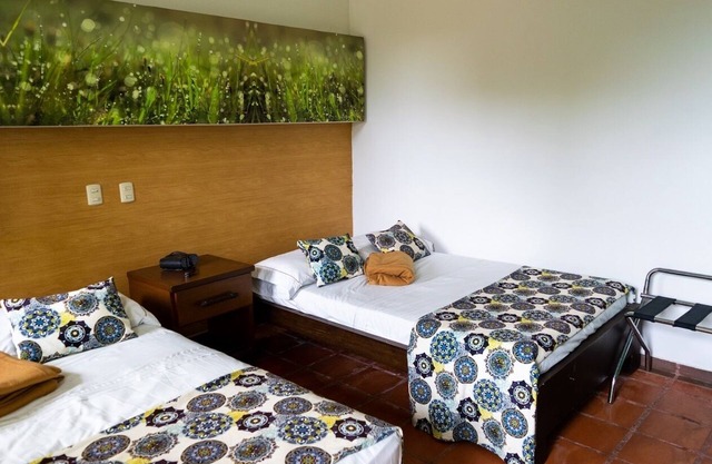 Amazing location/2 min from Coffe National Park/Outdoor Pool/Free WiFi & Parkgn