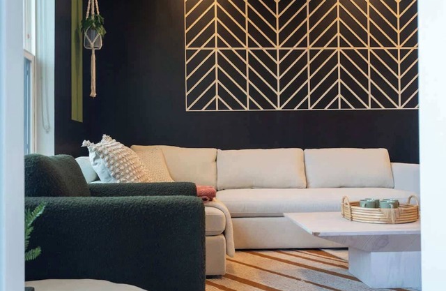 Amazing location, 2 King beds, Modern loft