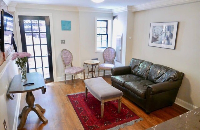 Amazing Location - Close to Union Station